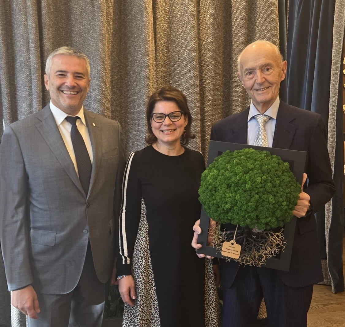 COMUNICAT DE PRESĂ - Prințul Dimitrie Sturdza devine ambasadorul Asociației Re-Autentic și susține protejarea arborilor din România